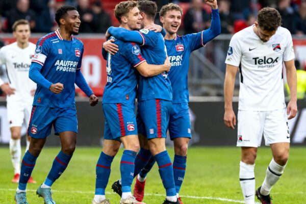 Geplaagd az wint nipt in velsen-zuid van telstar