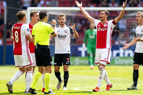 Ajax vergroot voorsprong in ijskoud velsen-zuid