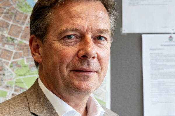 Stadsdeelvoorzitter bart vink (58) van zuid overleden