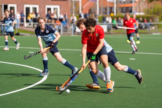 Scorebord en veldbeeld tijdens wedstrijden WK 2026 met speelschema en uitslagen in beeld