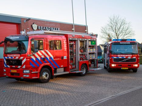 Laptop met speelschema en live tussenstanden voor wk vandaag op een sportnieuws-pagina